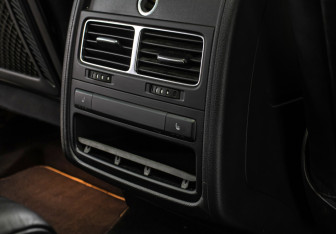 Подержанный автомобиль Volkswagen Touareg 2014 года (17 фото)