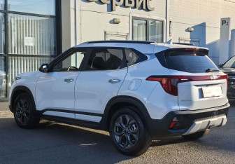 Подержанный автомобиль Kia Seltos 2025 года (7 фото)