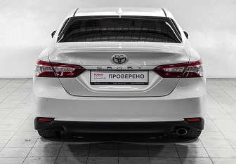 Подержанный автомобиль Toyota Camry Sedan 2020 года (6 фото)