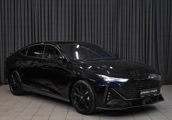 Подержанный автомобиль Changan UNI-V 2024 года (3 фото)