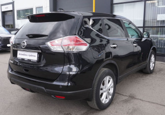 Подержанный автомобиль Nissan X-Trail 2017 года (5 фото)