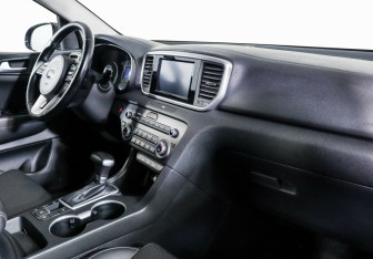 Подержанный автомобиль Kia Sportage 2018 года (6 фото)