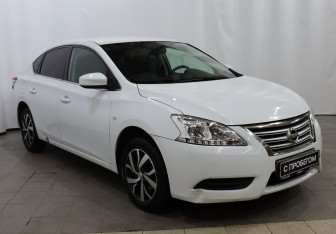 Подержанный автомобиль Nissan Sentra Sedan 2015 года (3 фото)