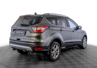 Подержанный автомобиль Ford Kuga 2018 года (5 фото)