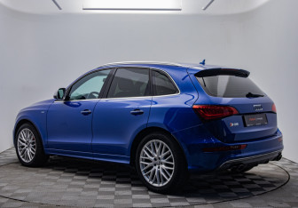 Подержанный автомобиль Audi SQ5 2015 года (3 фото)