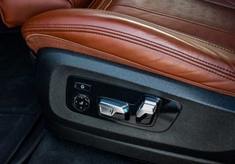 Подержанный автомобиль BMW X7 2022 года (23 фото)