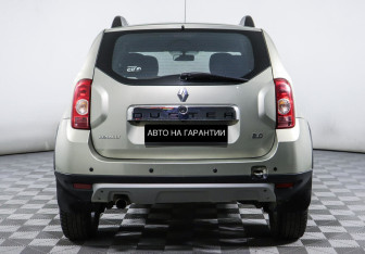 Подержанный автомобиль Renault Duster 2013 года (4 фото)