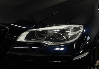 Подержанный автомобиль BMW X6 M 2012 года (8 фото)