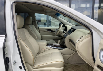 Подержанный автомобиль Infiniti JX 2013 года (25 фото)