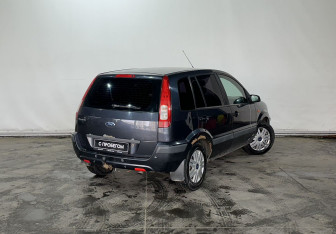 Подержанный автомобиль Ford Fusion 2007 года (5 фото)