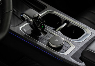 Подержанный автомобиль Jaecoo J7 2024 года (17 фото)