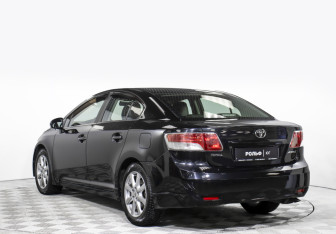 Подержанный автомобиль Toyota Avensis Sedan 2011 года (7 фото)