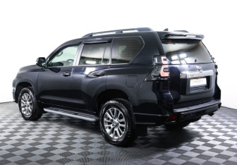 Подержанный автомобиль Toyota Land Cruiser Prado 2019 года (7 фото)