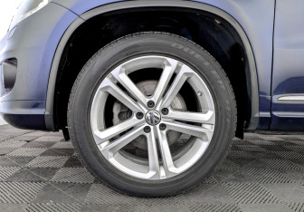 Подержанный автомобиль Volkswagen Tiguan 2016 года (18 фото)