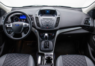 Подержанный автомобиль Ford Kuga 2013 года (13 фото)
