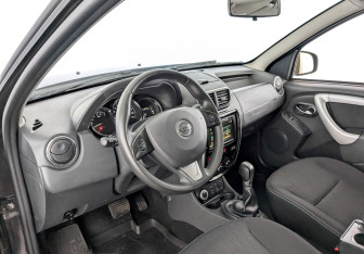 Подержанный автомобиль Nissan Terrano 2019 года (16 фото)