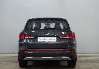 Подержанный автомобиль Jetta VS7 2023 года (6 фото)