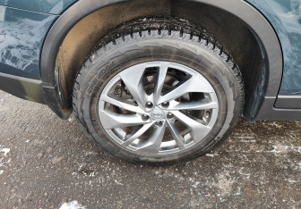 Подержанный автомобиль Nissan X-Trail 2017 года (12 фото)