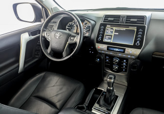 Подержанный автомобиль Toyota Land Cruiser Prado 2021 года (30 фото)