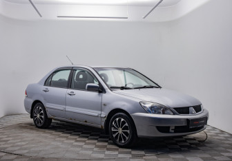 Подержанный автомобиль Mitsubishi Lancer Sedan 2007 года (3 фото)