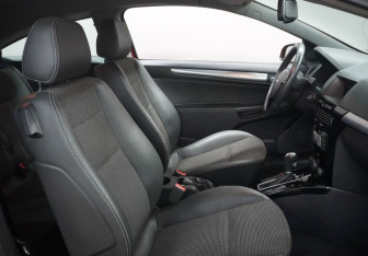 Подержанный автомобиль Opel Astra Hatchback 2008 года (11 фото)