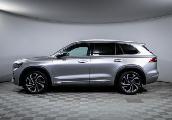 Подержанный автомобиль Geely Monjaro 2023 года (8 фото)