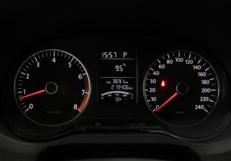 Подержанный автомобиль Volkswagen Polo Hatchback 2011 года (13 фото)