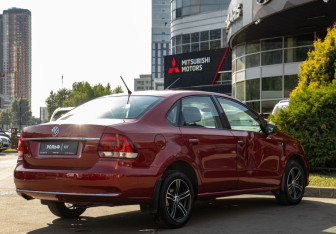 Подержанный автомобиль Volkswagen Polo Sedan 2015 года (4 фото)