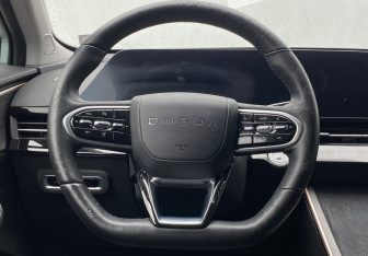 Подержанный автомобиль Omoda C5 2023 года (12 фото)