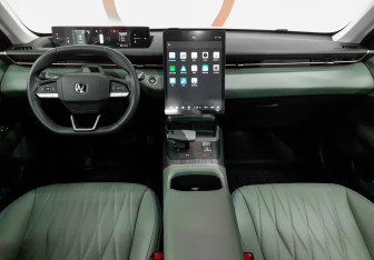 Подержанный автомобиль Changan Lamore 2024 года (8 фото)