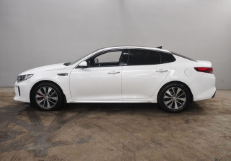 Подержанный автомобиль Kia Optima Sedan 2017 года (8 фото)