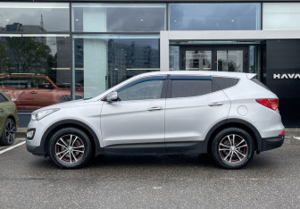 Подержанный автомобиль Hyundai Santa Fe 2013 года (8 фото)