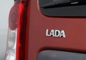 Подержанный автомобиль LADA (ВАЗ) Largus Wagon 2017 года (17 фото)