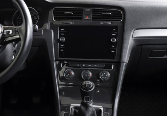 Подержанный автомобиль Volkswagen Golf Wagon 2018 года (12 фото)