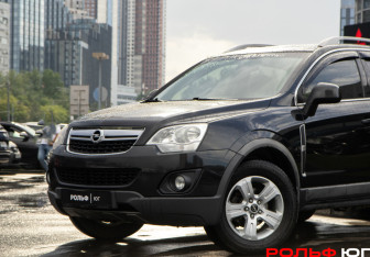 Подержанный автомобиль Opel Antara 2013 года (12 фото)