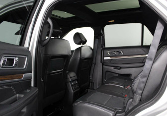 Подержанный автомобиль Ford Explorer 2016 года (9 фото)