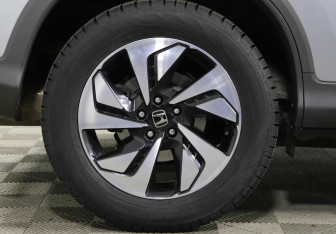 Подержанный автомобиль Honda CR-V 2018 года (6 фото)