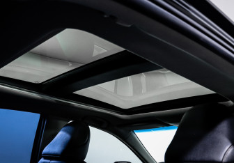 Подержанный автомобиль Toyota Camry Sedan 2023 года (16 фото)