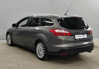 Подержанный автомобиль Ford Focus Wagon 2012 года (7 фото)