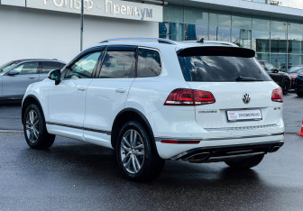 Подержанный автомобиль Volkswagen Touareg 2017 года (7 фото)