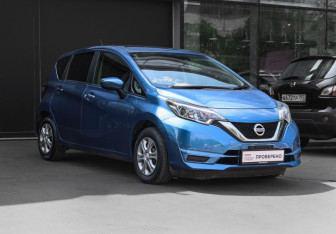 Подержанный автомобиль Nissan Note 2017 года (3 фото)