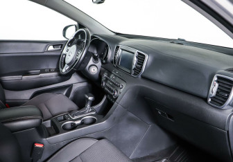 Подержанный автомобиль Kia Sportage 2016 года (10 фото)