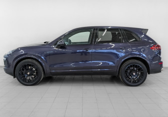 Подержанный автомобиль Porsche Cayenne 2017 года (8 фото)