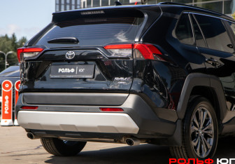 Подержанный автомобиль Toyota RAV4 2025 года (17 фото)