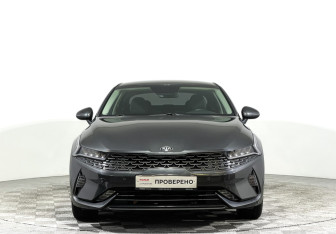 Подержанный автомобиль Kia K5 2021 года (2 фото)