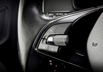 Подержанный автомобиль Skoda Karoq 2021 года (27 фото)