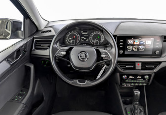 Подержанный автомобиль Skoda Rapid Liftback 2021 года (21 фото)