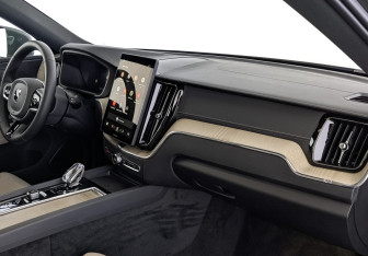 Новый Volvo XC60 2025 (9 фото)