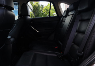 Подержанный автомобиль Mazda CX-5 2015 года (8 фото)