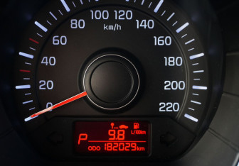 Подержанный автомобиль Kia Rio Hatchback 2013 года (15 фото)